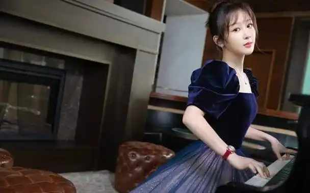 "隐形富婆"杨紫:和顶流男星处成"兄弟情",却遭那英区别对待