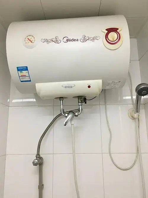 出售冰箱/洗衣机/电热水器/床等(需自提;坐标:中.