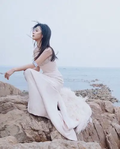 消息搬运谭松韵ins更新