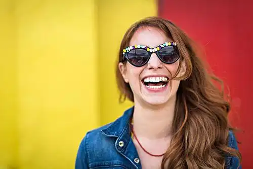 开怀大笑图片唯美