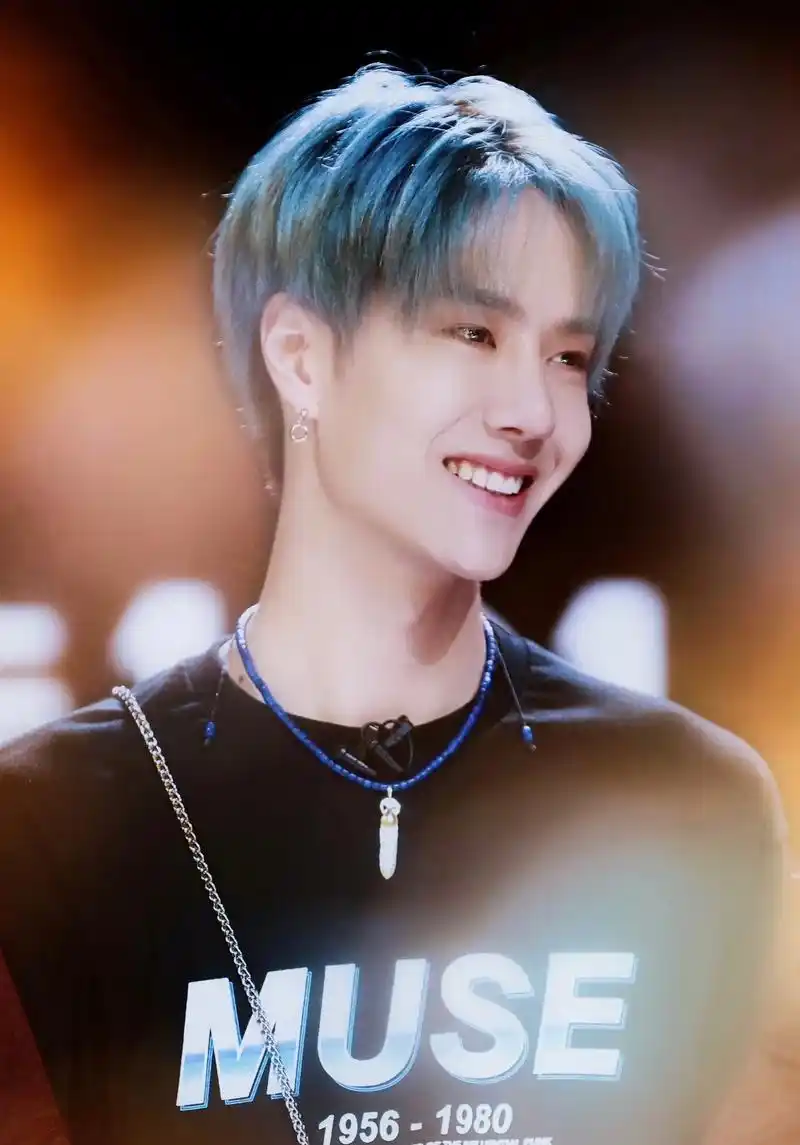 王一博 #王甜甜 #治愈系笑容 #笑容杀 多幸运在最美的年纪98