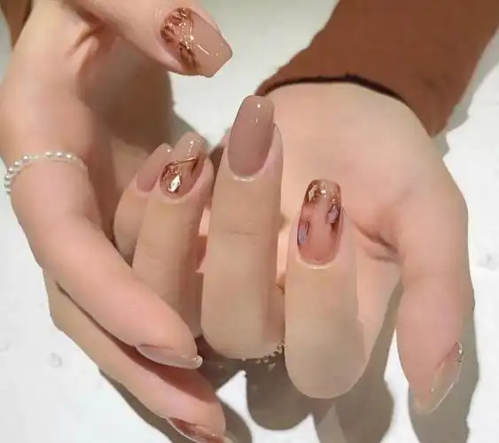 手黑黄适合的美甲颜色(手黑的女生怎么做美甲) - 三江带