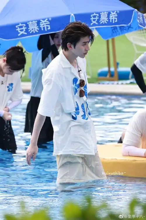 蔡徐坤超话06#奔跑吧蔡徐坤#「2021/5/28  奔跑吧·三亚」生图直出