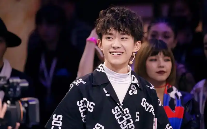 易烊千玺这就是街舞2图片桌面壁纸