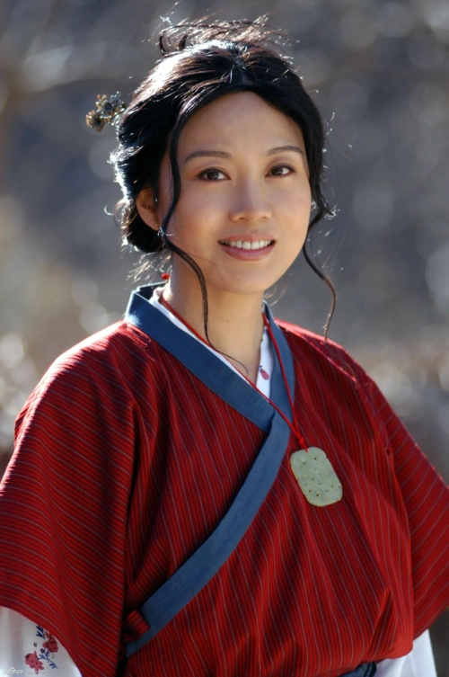 闫妮性感造型生图流出女人想要逆生长也很容易