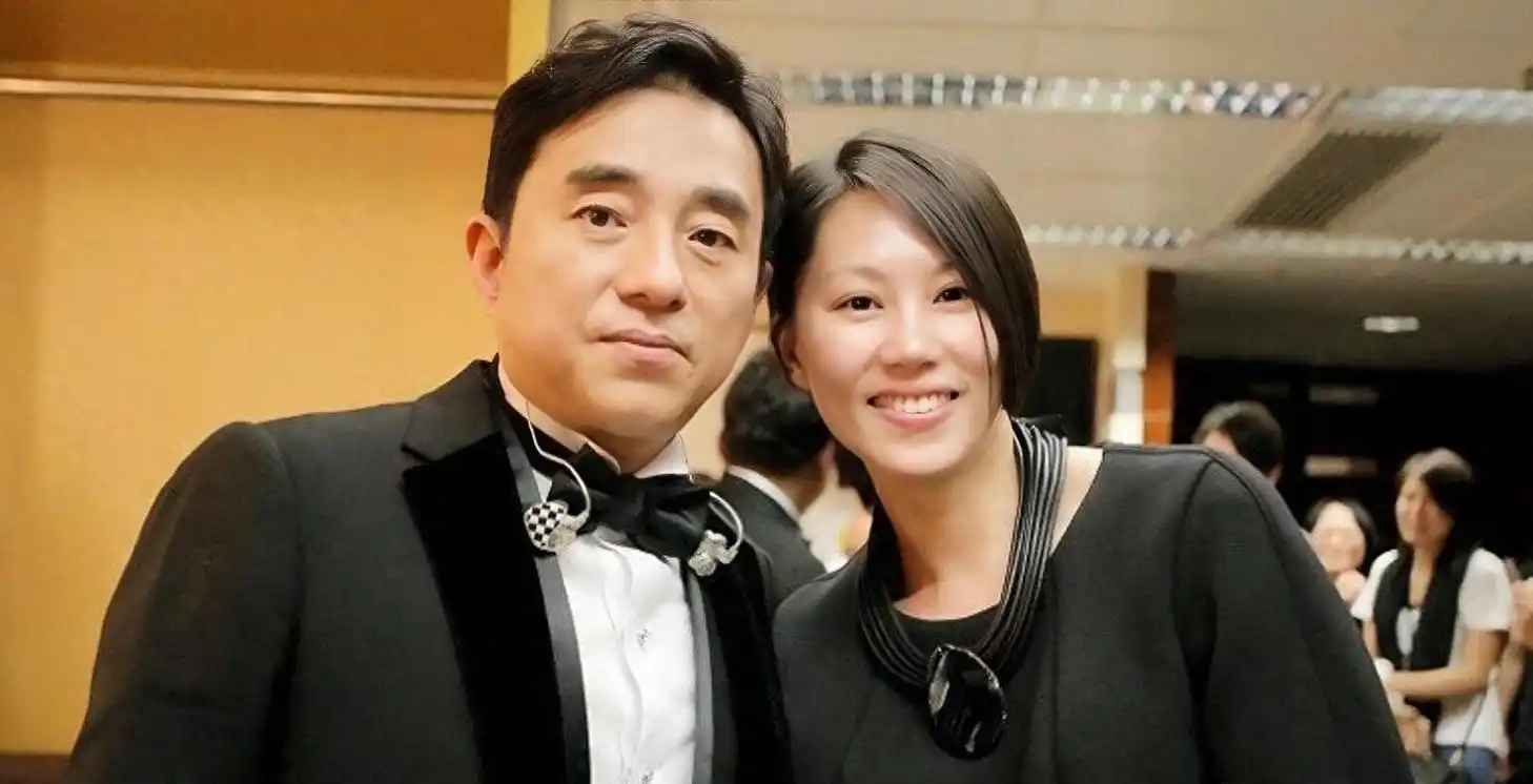 香港知名歌手吕方宣布复出!明年将开演唱会,娶富婆妻子老来得女