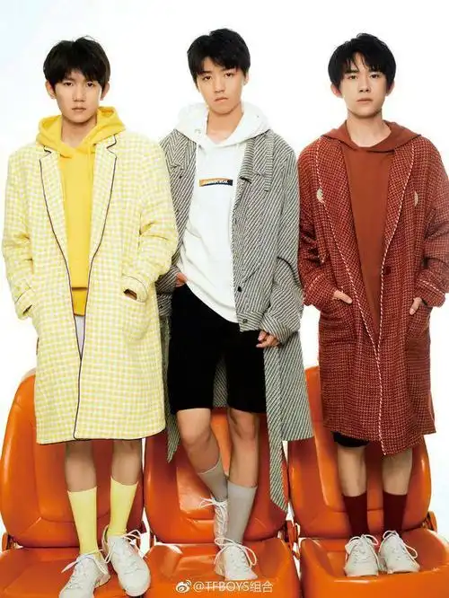 求tfboys 超高清的近期三人合照,想打印,求家人帮忙,急需!