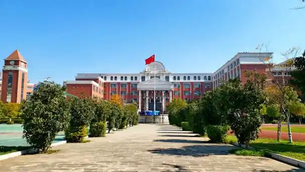 昆明亨德森高新一中高考复读录取分数线:解析历年趋势与影响因素