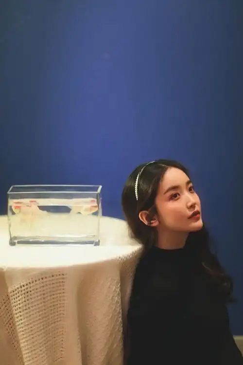 金雯昕不插电风新歌《解药》上线 演绎时间是最好的良药