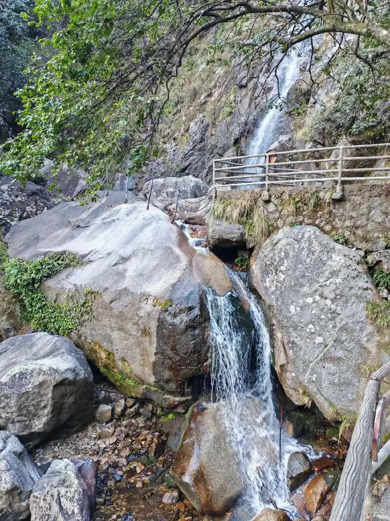 江南第一瀑"云谷飞瀑" 宜春市温汤明月山景色 - 抖音