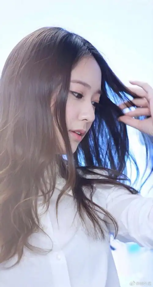 郑秀晶墨镜怼脸拍