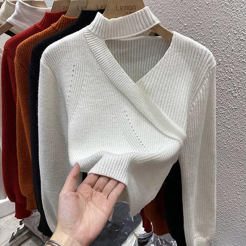 半高领打底毛衣女冬季加厚设计感小众v领洋气短款秋冬挂脖针织衫