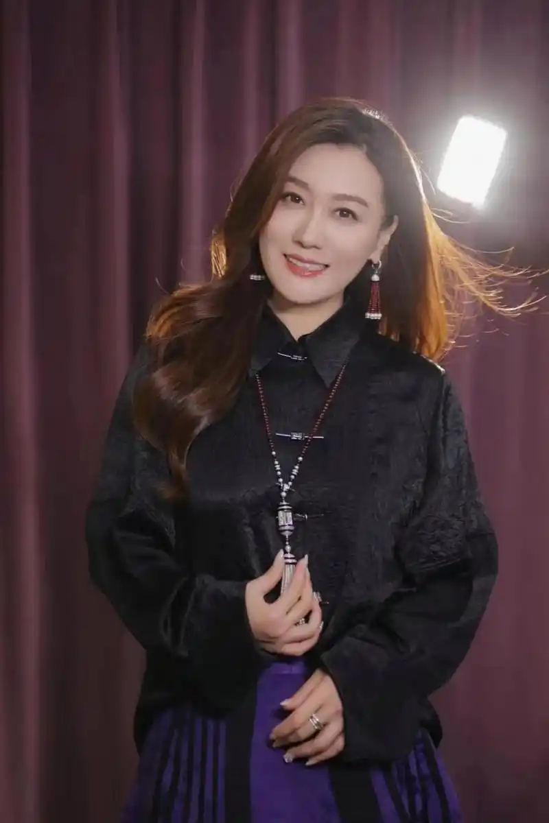 谭晶,1977 年 9 月 11 日出生于山西省侯马市,是中国当代歌坛一位极具