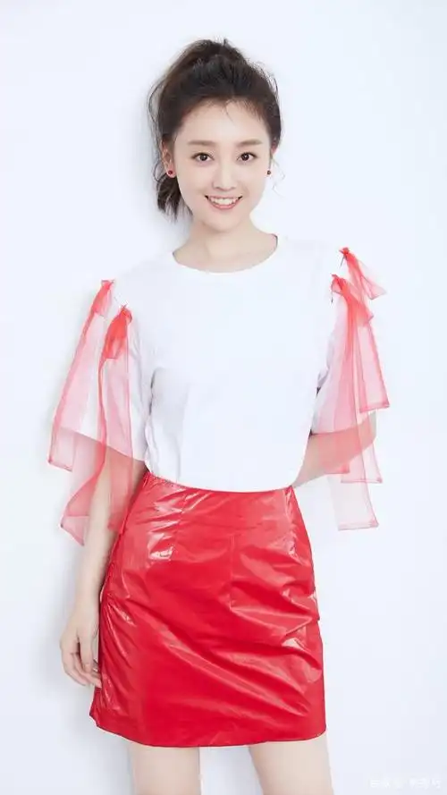 内地女明星:何花