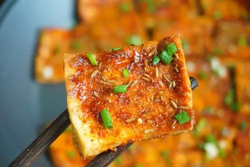 自己在家制作街头超火的铁板豆腐,2块钱就能做1盘,好吃又便宜