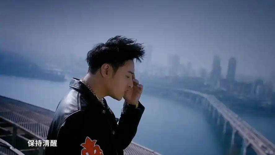 潘帅瘦好多!潘玮柏新歌《狂爱》mv!