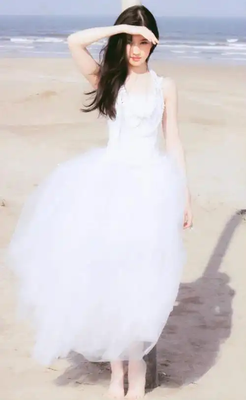 刘亦菲婚纱造型拍摄路透