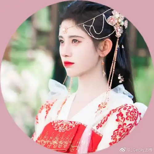 鞠婧祎超话jjy#鞠婧祎的天鹅颈#jjy#鞠婧祎照片#鞠圆框古风头像2