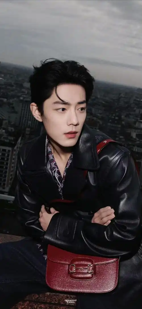 肖战gucci品牌代言人##肖战##肖战深v亮钻西装