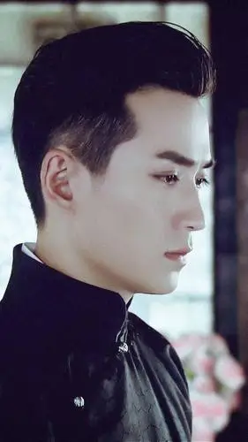 迟瑞的睫毛和他抱娃的臂膀