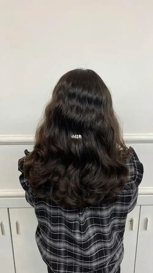 女生烫发参考发型