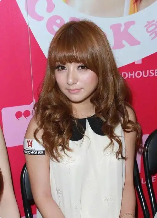 这是"天王嫂"方媛?早年嫩模照公开,看了这身材懂郭富城眼光了