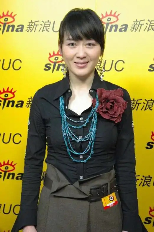 演员李琳:嫁大10岁导演不幸福,二婚嫁运动员李大双,今苦尽甘来