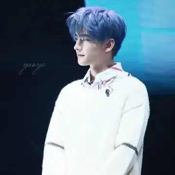 杨洋2018生日会上的蓝色精灵