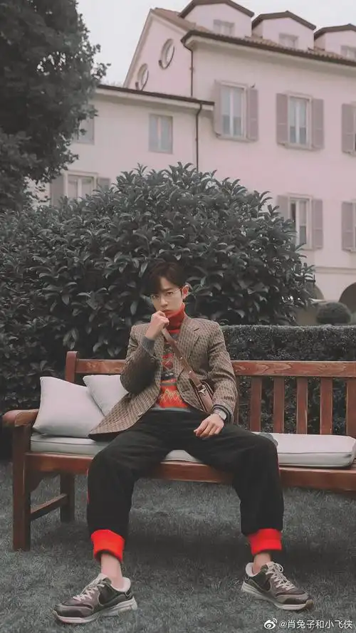 肖战的白衬衫还有眼镜太可了