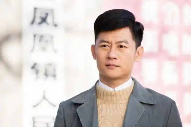 《三妹》近日收官,青年演员李健在剧中饰演男一"痴男"李大庆,他与三妹