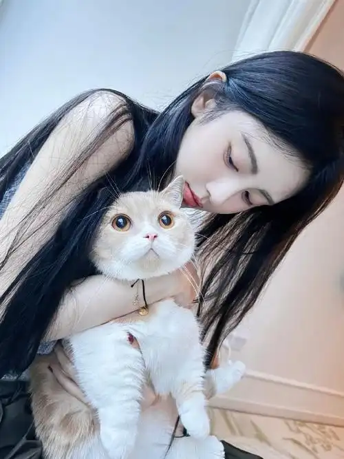 鞠婧祎花戎#jjy#鞠婧祎魏枝#    身无长物,唯有可爱还能称出八两给你