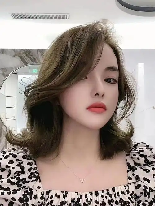 烫个锁骨发美丽不重样