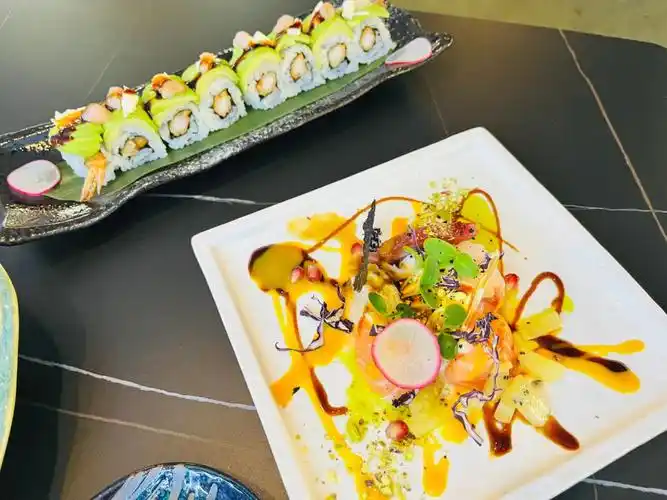 瓦伦新开的摆盘很精致寿司自助