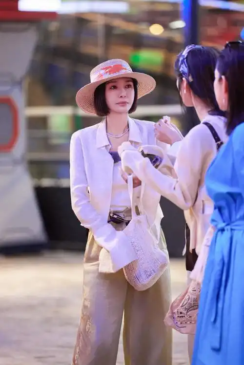 秦岚超话#秦岚花儿与少年#花路继续前进07捧场技能满点,安全驾驶员