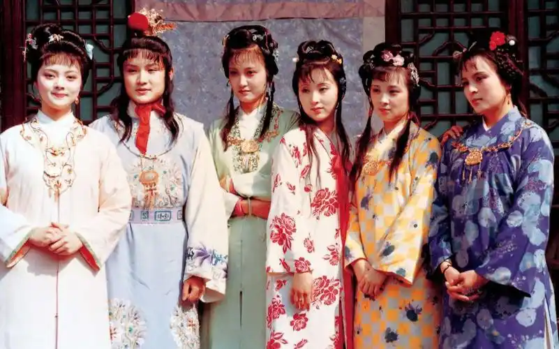 【87版红楼梦女子群像-混剪】女性角色的第一个和最后一个镜头_哔哩