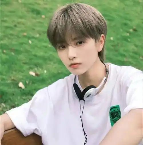 文艺风短发发型 轻松打造日系小清新风格_中性_女生_的设计