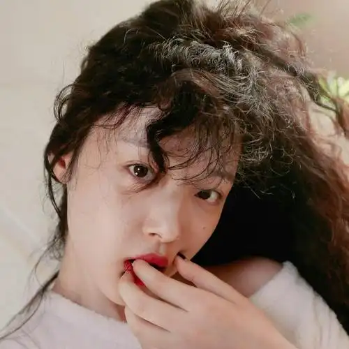 韩国女爱豆头像 崔雪莉sulli