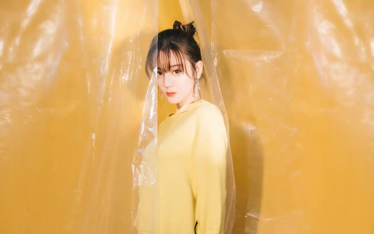 迪丽热巴清纯甜美高清桌面壁纸