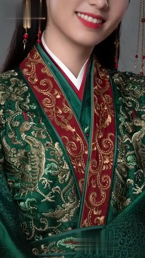 曹蔚宁大婚造型 今晚小曹的婚礼,欢迎大家来道喜春日星随拍 山河令