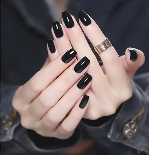 手黑适合什么颜色指甲油?手黑指甲油颜色推荐?