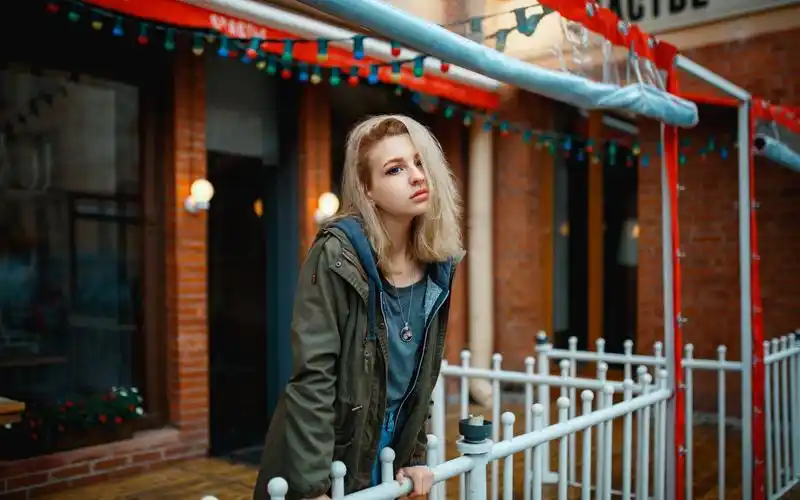 西洋欧美美女街拍摄影图片-美女壁纸-高清美女图片-第2图-娟娟壁纸