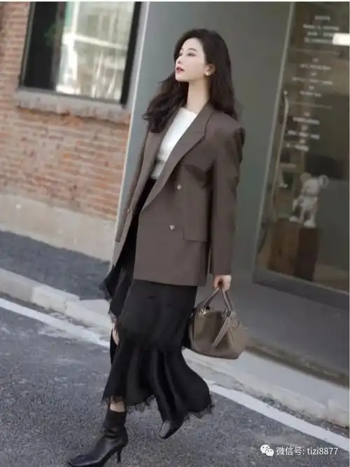 西装外套怎么搭配裙子好看