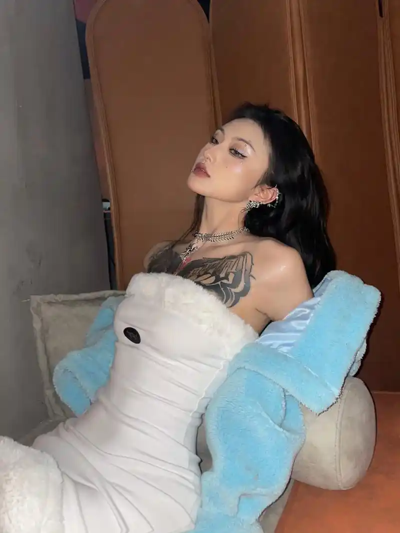 你说有没有一种可能 我是你女朋友但是你忘了#纹身女孩 #抖音 - 抖音