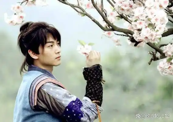 原创陈晓进一步突破往日局限用有些叛逆乖张的表演方式突破重围