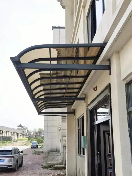 铝合金雨棚安装完成现场返图