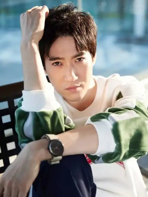 祝常远在麻花特开心杀青快乐