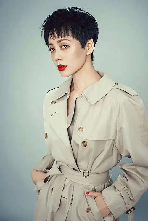 宁静国籍问题愈演愈烈霸气晒身份证户口簿回应却被质疑不是本人的