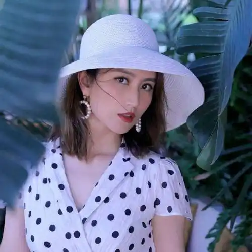 她是美女主持人,一婚嫁北大才子,二婚嫁富二代,36岁成单亲妈妈_伏玟晓