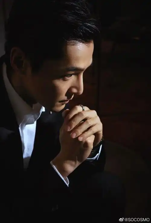 cosmo星光##胡歌侧颜生图