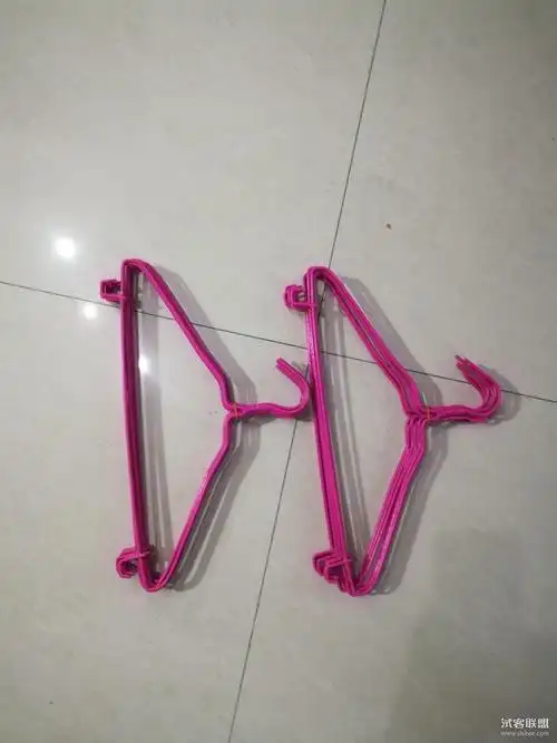 水泥漆 20个成人衣架-心灵超市